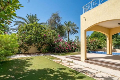 Villa de 4 dormitorios en Meadows 1, UAE No. 187995 3