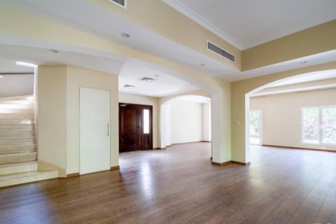 Villa de 4 dormitorios en Meadows 1, UAE No. 187995 4