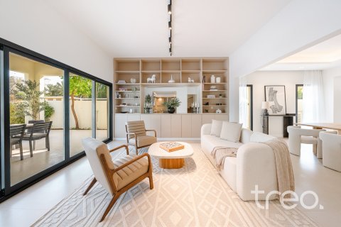 4 bedrooms Villa in Meadows, UAE No. 187991 3