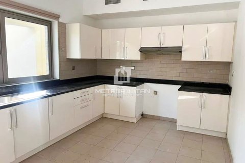 Townhouse de 3 dormitorios No. 129723 2