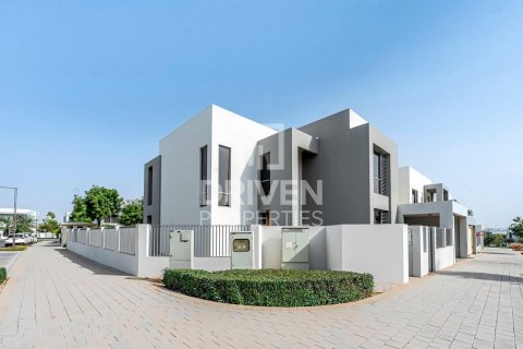 5 bedrooms Villa in Sidra Villas, UAE No. 192667 26