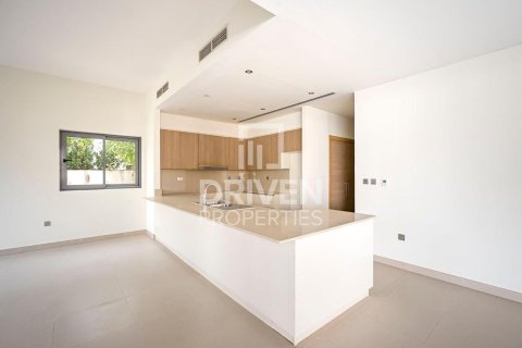 5 bedrooms Villa in Sidra Villas, UAE No. 192667 12