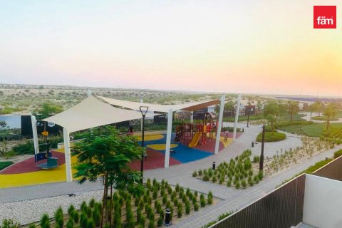 4 bedrooms Villa in Dubai, UAE No. 168103 12