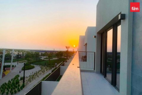 4 bedrooms Villa in Dubai, UAE No. 168103 5