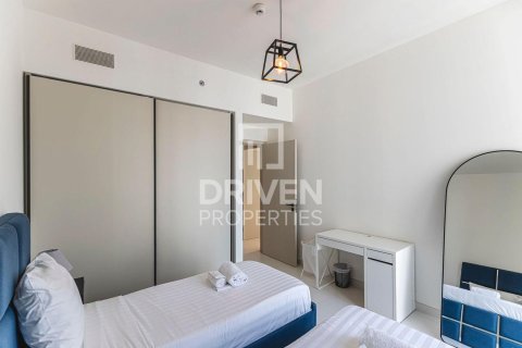 Квартира с 2 спальнями в EMAAR Beachfront, ОАЭ №192563 9