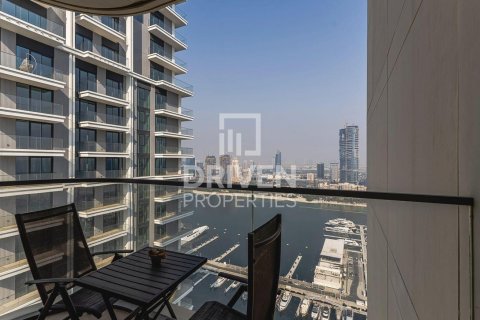 Квартира с 2 спальнями в EMAAR Beachfront, ОАЭ №192563 15
