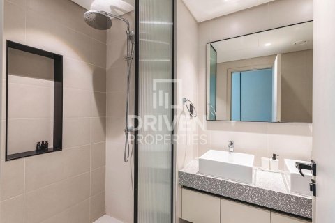 Квартира с 2 спальнями в EMAAR Beachfront, ОАЭ №192563 10