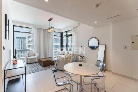Квартира с 2 спальнями в EMAAR Beachfront, ОАЭ №192563 5