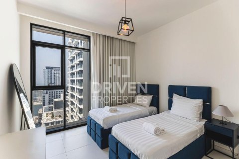 Квартира с 2 спальнями в EMAAR Beachfront, ОАЭ №192563 8