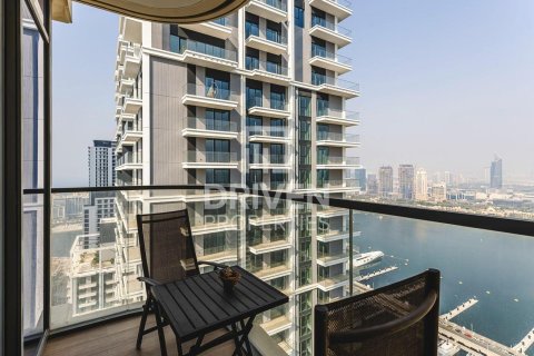 Квартира с 2 спальнями в EMAAR Beachfront, ОАЭ №192563 13