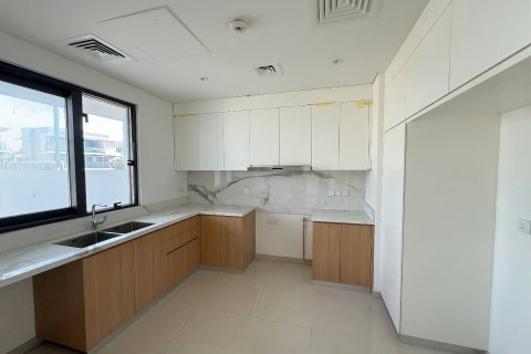 3 bedrooms Townhouse in Dubai, UAE No. 149685 8