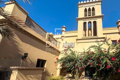 Вилла с 4 спальнями в Canal Cove Villas, ОАЭ №192933 9