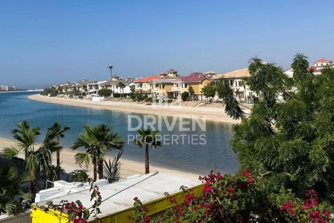 Вилла с 4 спальнями в Canal Cove Villas, ОАЭ №192933 3