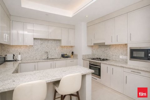 2 bedrooms Apartment in Downtown Dubai (Downtown Burj Dubai), UAE No. 145536 4