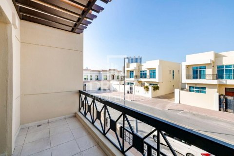 Вилла с 4 спальнями в Al Barsha 1, ОАЭ №193680 14