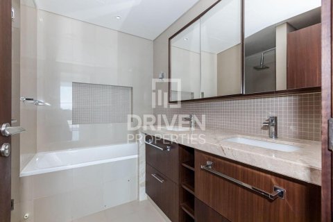 2 bedrooms Apartment in Boulevard Point, UAE No. 192679 16