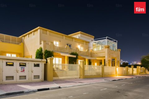 Office de 1393.5m² à Umm Suqeim, UAE No. 203085