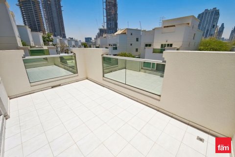 Villa de 4 dormitorios en Dubai, UAE No. 162795 18