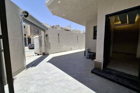 Villa de 6 dormitorios en Riyadh, Saudi Arabia No. 67525 2