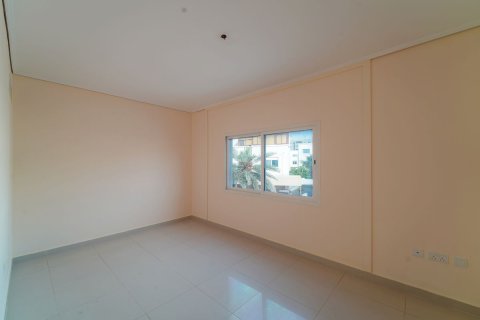 Commercial property de 4 dormitorios en Al Reef, UAE No. 79994 9