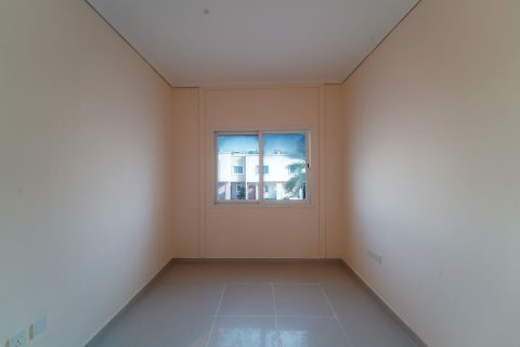 Commercial property de 4 dormitorios en Al Reef, UAE No. 79994 8