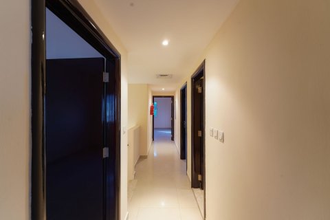 Commercial property de 4 dormitorios en Al Reef, UAE No. 79994 7