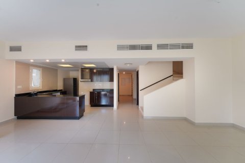 Commercial property de 4 dormitorios en Al Reef, UAE No. 79994 6
