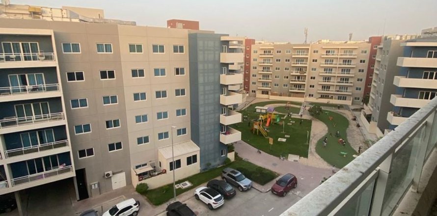Appartement de 2 chambres à Al Reef, UAE No. 79992