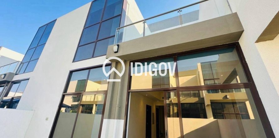 4 bedrooms Townhouse in District 11, UAE No. 184761