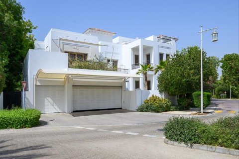 Villa de 6 dormitorios en Jasmine Leaf, UAE No. 90753 3