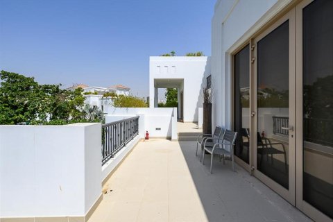 Villa de 6 dormitorios en Jasmine Leaf, UAE No. 90753 9