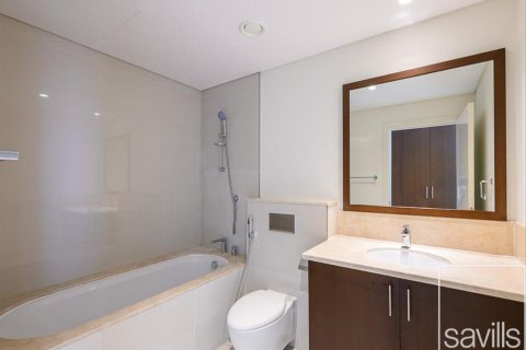 Квартира с 2 спальнями в BLVD Crescent, ОАЭ №136701 12