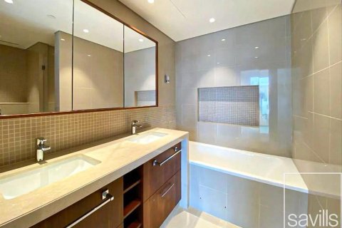 Квартира с 3 спальнями в Даунтаун Дубай (Даунтаун Бурдж Дубай), ОАЭ №136696 11