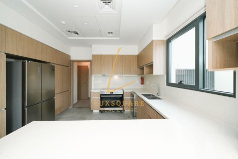 Villa de 4 dormitorios en Murooj Al Furjan, UAE No. 169010 12