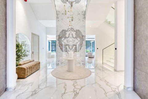 Villa de 5 dormitorios No. 123660 4