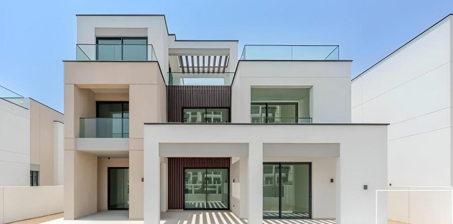 Villa de 5 dormitorios  No. 123658