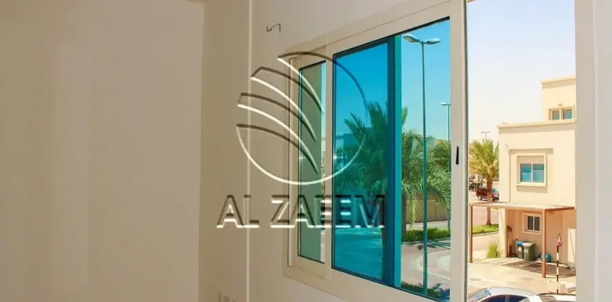 4 bedrooms Townhouse No. 127812