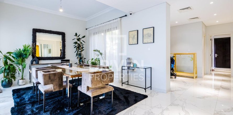 Вилла с 4 спальнями  №122262