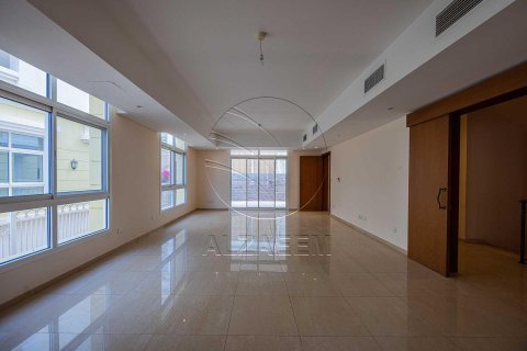 Villa de 4 chambres à Khalifa City, UAE No. 90149 15