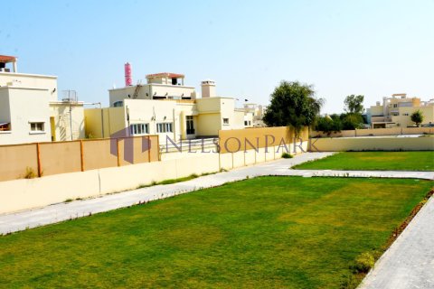 4 bedrooms Villa in Doha, Qatar No. 60921 12