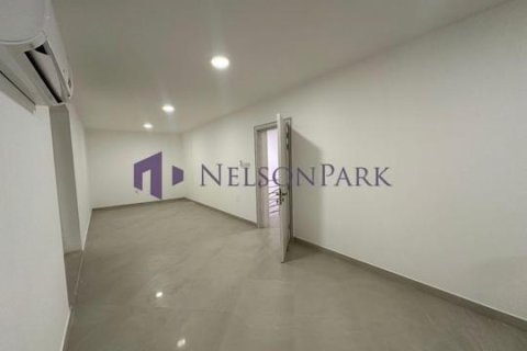 5 bedrooms Villa in Doha, Qatar No. 58440 3