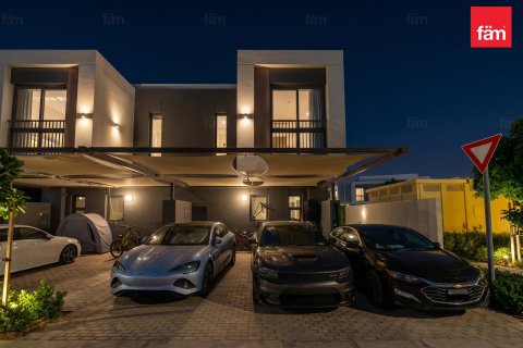 3 bedrooms Villa in Dubai, UAE No. 164906 3