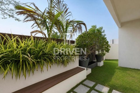 Villa de 4 chambres à EMAAR South, UAE No. 207518 22