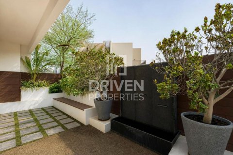 Villa de 4 chambres à EMAAR South, UAE No. 207518 21