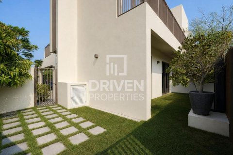 Villa de 4 chambres à EMAAR South, UAE No. 207518 23