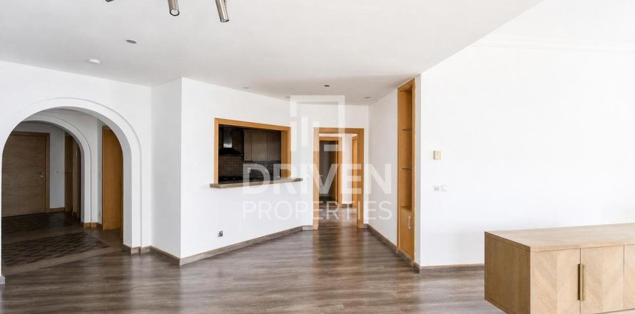 Appartement de 3 chambres à Shoreline Apartments, UAE No. 207513