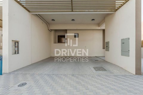 Townhouse de 4 dormitorios en District 11, UAE No. 190318 19