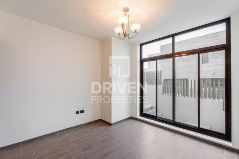 Townhouse de 4 dormitorios en District 11, UAE No. 190318 14