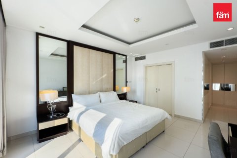 Квартира с 3 спальнями в Даунтаун Дубай (Даунтаун Бурдж Дубай), ОАЭ №137491 15