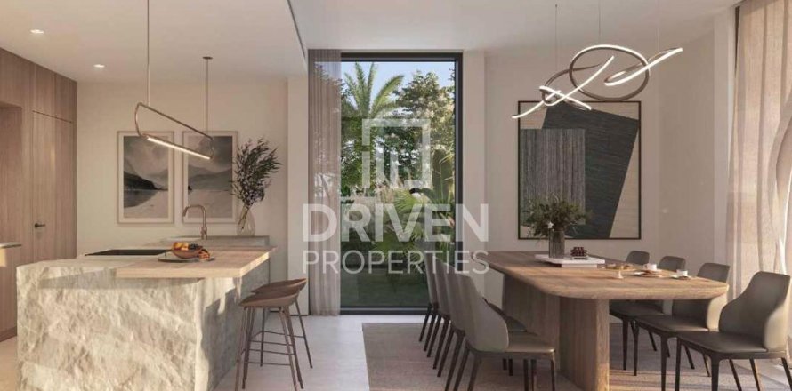 4 bedrooms Villa in Dubai Land, UAE No. 85082